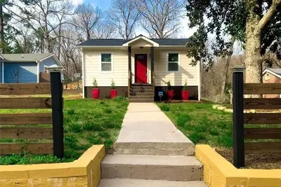 Image de Westside  stylish remodeled home minutes from downtown Atl!