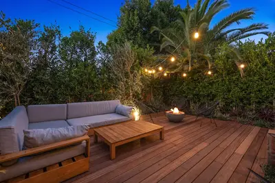 Venice Beach Cottage with incredible outdoor space!