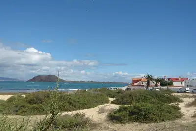 Image de Villa de Charme à même la plage et piscine chauffée privée. Vues magnifiques.