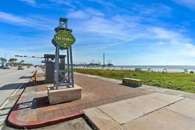 Image de 60 Second Walk 2Toes in Sand! Beach & Ocean Views
