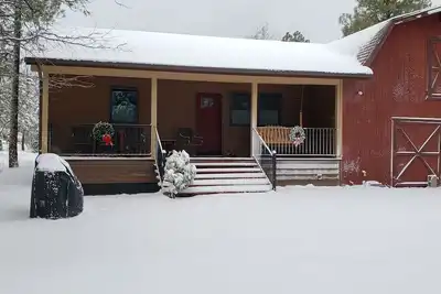 Image de Escape to a private casita in White Mountains!