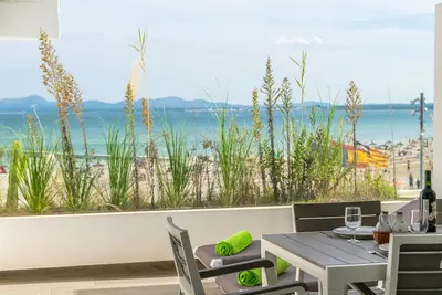 Image de Ca'N Opus 321 - Beautiful newly renovated apartment on the beachfront with free wifi