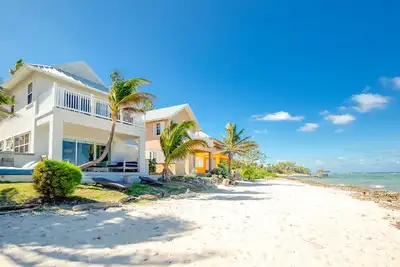 Image de Mahogany Point 3 – A Beachfront Townhouse with amazing views-by Cayman Villas