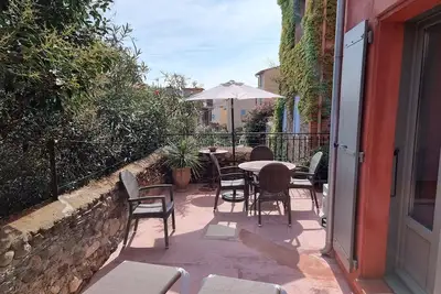 Image de Classé 5 étoiles, T3 de standing dans quartier calme et typique, patio avec vue