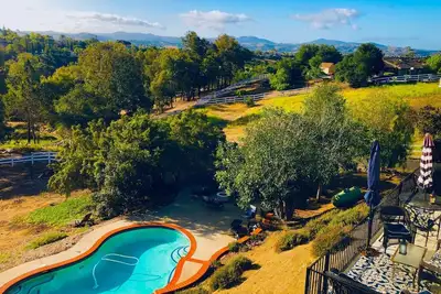 Image de Holiday stay at Ranch with lovely Rolling Hill views + pool