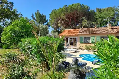 Image de \"Villa des Mauves\" Grande Maison familiale avec piscine sur terrain 2000 m2