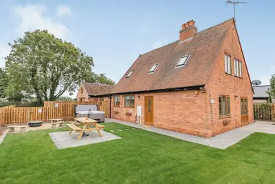 Image de 4 chambres à coucher à Church Broughton, near Derby