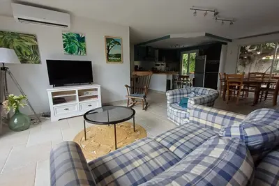Image de Maison climatisée A Armissan Proche De La PINÈDE  avec sa piscine privée