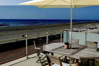 Image de Fort-Mahon-Plage : Appartement rénové en front de mer, 2 chambres, terrasse