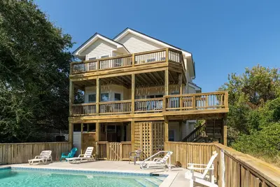 Image de Octopus's Garden: Large Private Pool & Hot Tub, Walk to Beach