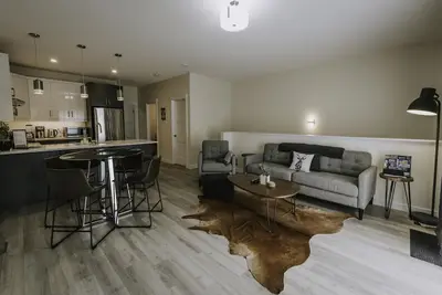 Image de Gorgeous south facing 3bdr townhome!