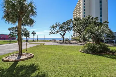 The Beach Just Called. . . Asking For You! 2 Bedroom / 2 Bath- Sleeps 6! !
