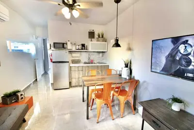 Image de 1. 6 Modern Farmhouse with Generator Balcony