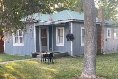 Image de Quaint cottage in town