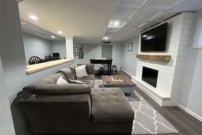 Image de Guest Suite - Entire basement great for Psu Weekends!
