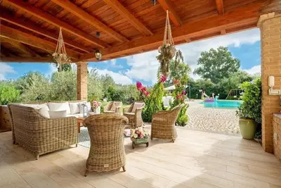 Spectacular Villa, Jacuzzi pool, playground -Wi-Fi - barbecue area