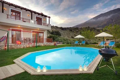 Image de Villa avec piscine privée à Triopetra