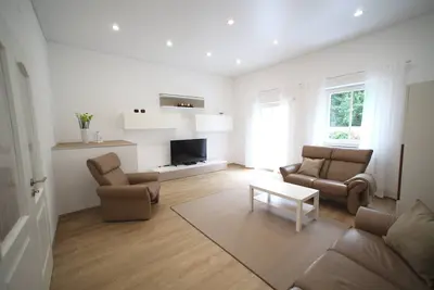 Image de House in Memmingen Altstadt in the Allgäu, terrace, garden, train station, airport