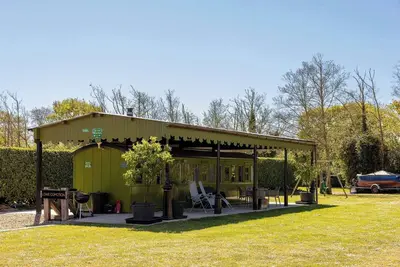 Image de Unique & Comfy Remodelled Railway Carriage