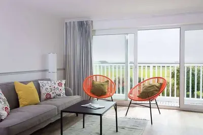 Image de Bright & Modern Selsey Seafront Home