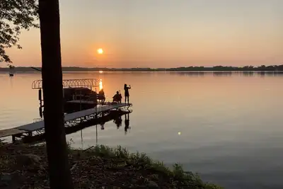 Image de Lake House Farm, Game Room Barn, Lake Shore, Paved Bike Trail, Private 2 acres.