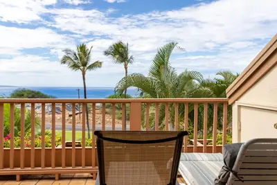 Image de Ocean-View Maui Kamaole Condo – A/C, Lanai, Walk to Beach & Pool!