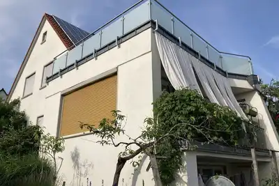 Image de Large roof terrace and large eat-in kitchen in a central, convenient location