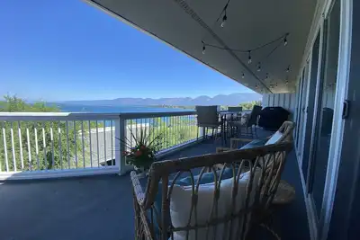 Image de Lake Front Condo - You’ll never want to leave! Licensed. Air conditioned.