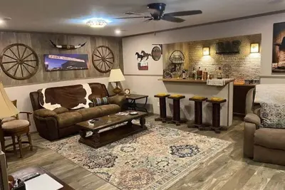 Image de StockYards! Walk 3 Blocks-Ranch House sleeps 8, Tcu close by