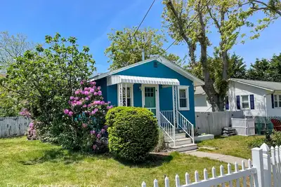 Image de Four houses from the Sand! Welcome to Arbor Road