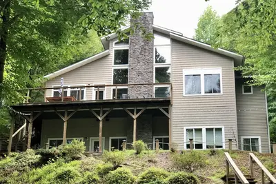 Image de 5-Bedroom Custom Lakefront Home on Lake Norman-Private Dock, PaddleBoards/Kayaks