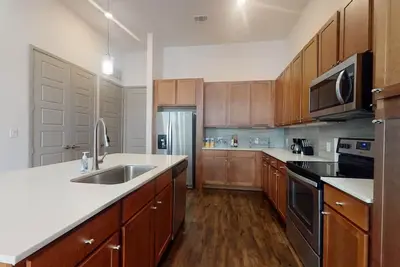 Image de Luxury **Downtown** Mid-Rise (Close To Everything)