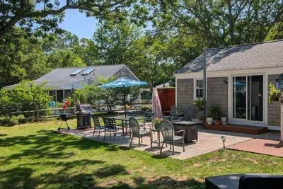 Image de New updates! Relaxing cottage, Walk to Beach 10 min. to South Village Beach 🏖️