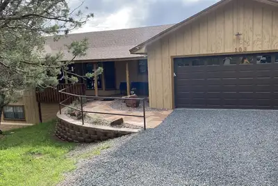 Image de Elk Run Lodge level entry with large back deck, Hot Tub 5 bedrooms