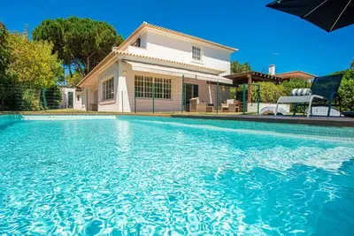 Image de Amazing Lisbon Coast Villa | 5 Bedrooms | Villa Albatroz | Private Swimming Pool & Wonderful Garden | Sintra
