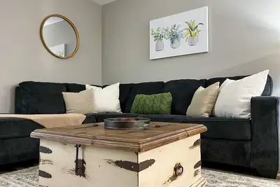 Image de Two Condos! - Main Floor - Pool - King Beds