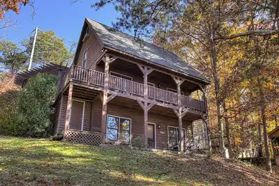 Image de Ez drive Cabin~Private Hot Tub~Pool Table~pet friendly