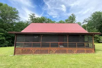 Image de 3 bedroom Log Cabin on 11 acres 3 minutes from Pipestem Resort State Park