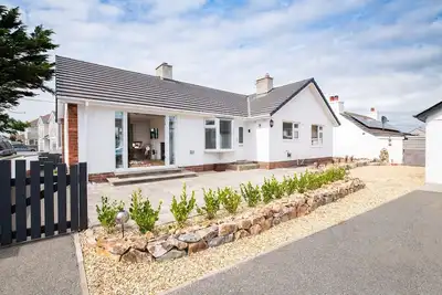 Image de Faraway: Pet-friendly holiday home for 6 in Rhosneigr