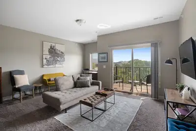 Image de Cozy Comfort with Balcony and Garage