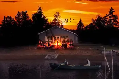 Image de Résidence-Vue sur Lac-Moderne-Wildlife-Salle de bain privée séparée