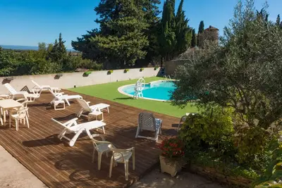 Image de Gite de charme pour 2 avec terrasse privée et grande piscine