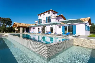 Image de Luxury Villa with Private Pool, Tennis Court & Vineyard | Aneli Villa Alexandra
