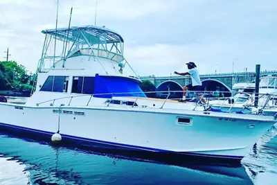 Image de Heart of Providence - 42 ft. Heated House Boat