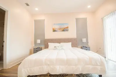 Image de 🔥Close 2 Waters❤️ | Sleeps 6 W/ W+D