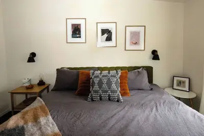 Image de Holiday House • Cedar Sauna + Easy River Access