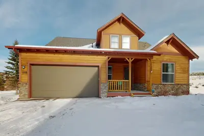 Image de Getaway with fireplace, gas fire pit, shared pool/hot tub-minutes to ski & golf