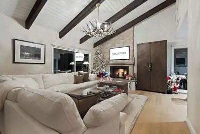 Image de Vail Butler | Charming West Vail Bungalow
