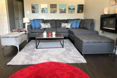 Image de Okanagan Lake, peaceful cottage on the lake with boat access, golf & ski hills.