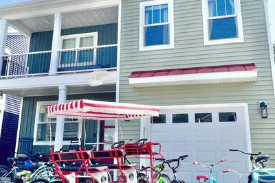 Image de Winter specials! Bench bike-hot tub-3 blks beach-2 blks playground-firepit-games